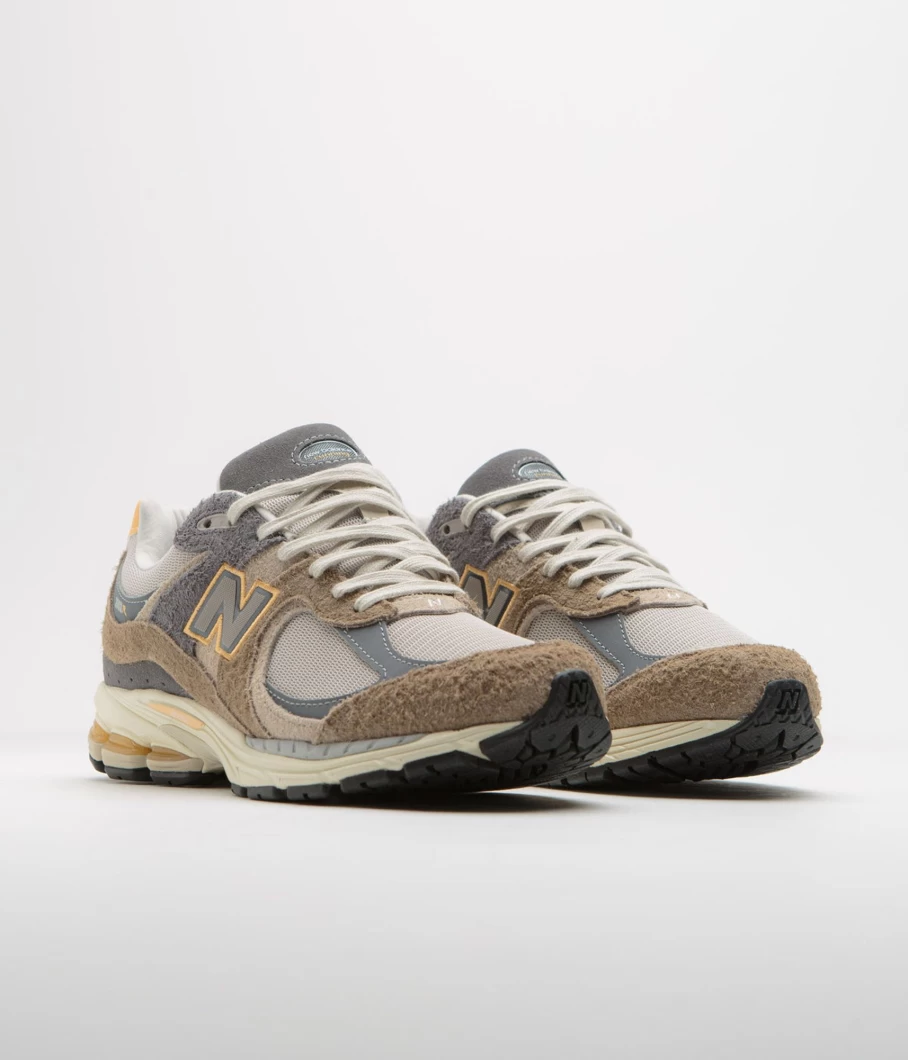 New Balance 2002R Men's Running Shoes - Lightweight Comfort & Stylish Design
