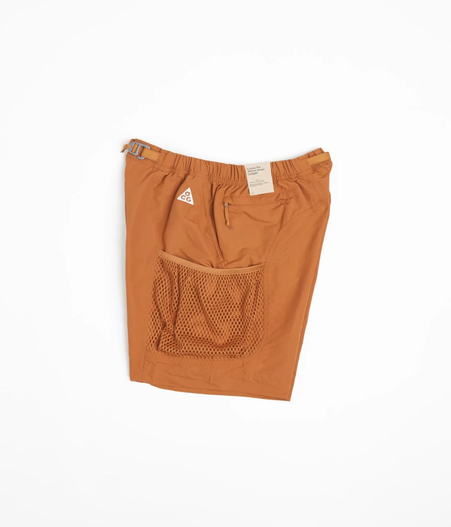 Nike ACG Men's Snowgrass Cargo Shorts - Outdoor Adventure & Utility Design