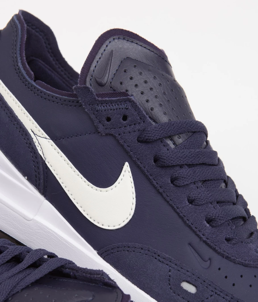 Nike Waffle One Leather Men's Sneakers - Lightweight Comfortable Running Shoes