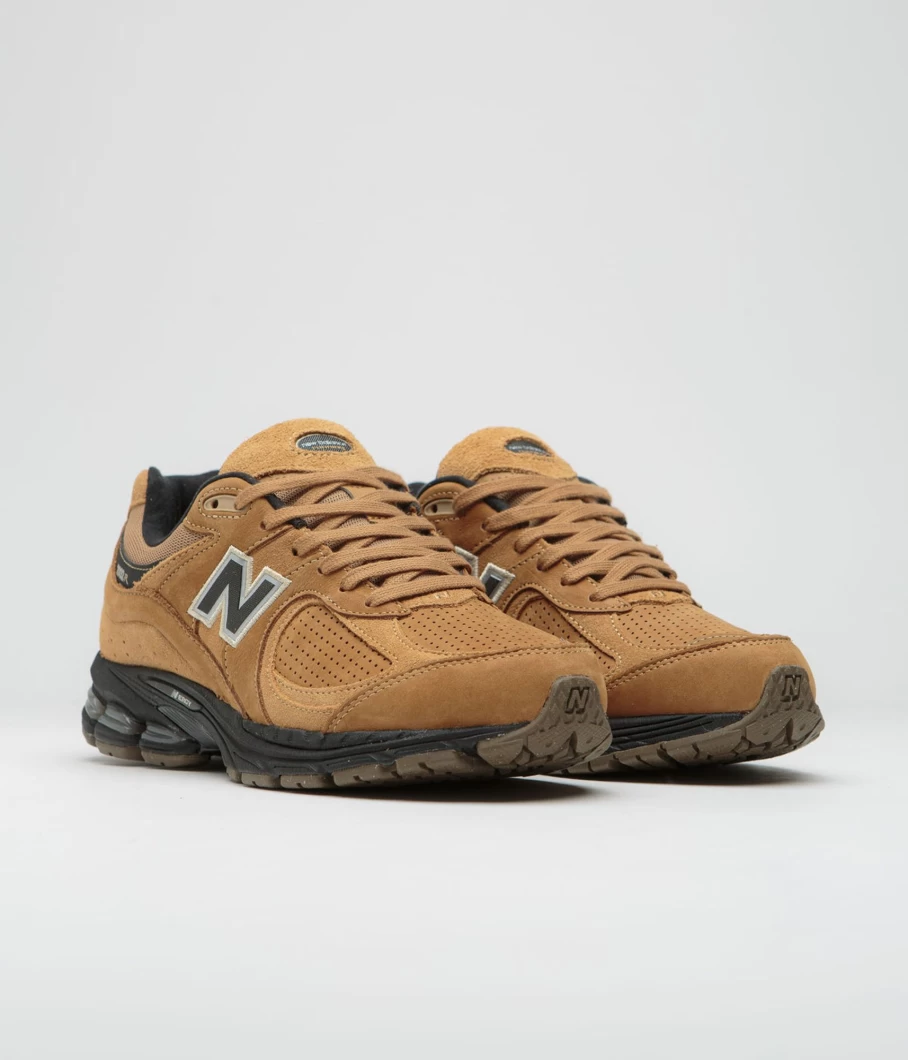New Balance 2002R Men's Running Shoes - Lightweight Comfort & Stylish Design