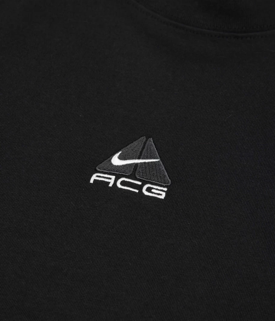 Nike ACG Lungs Graphic T-Shirt for Men - Lightweight Cotton Short Sleeve Tee