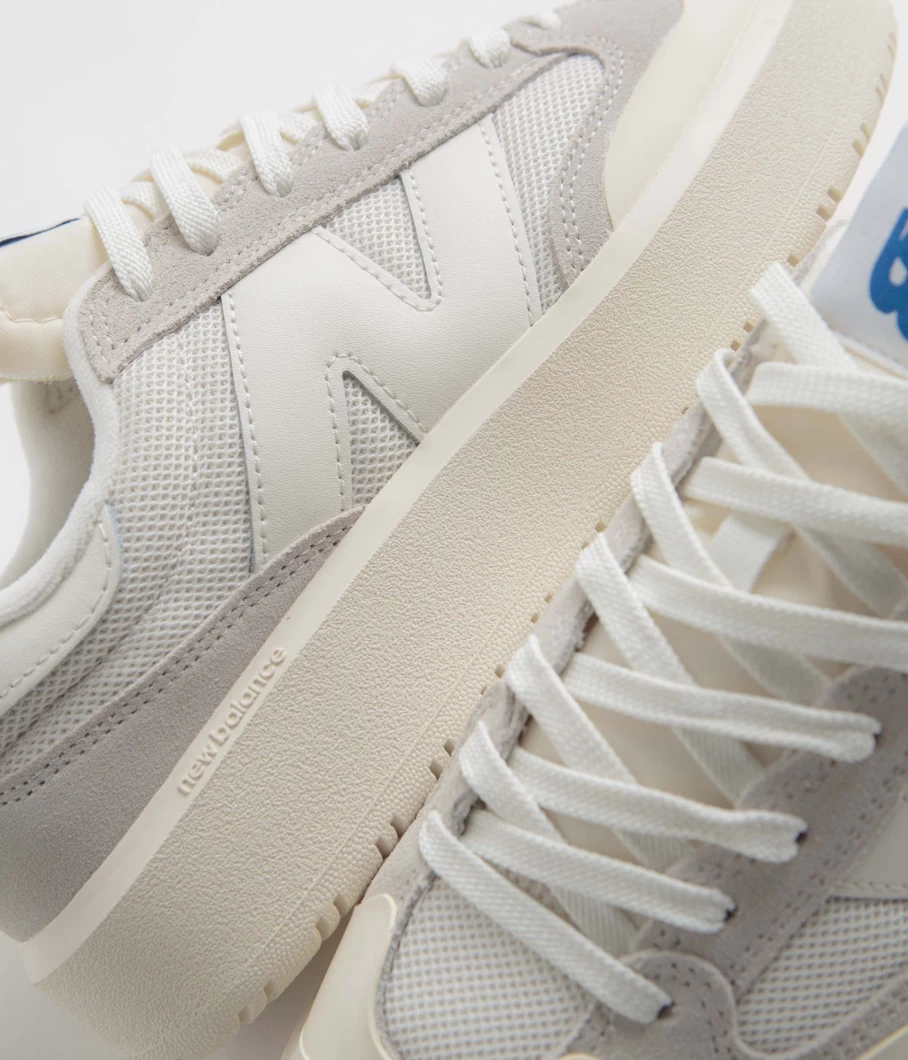 New Balance CT302 Men's Retro Sneakers - Lightweight Comfortable Casual Shoes for Everyday Wear