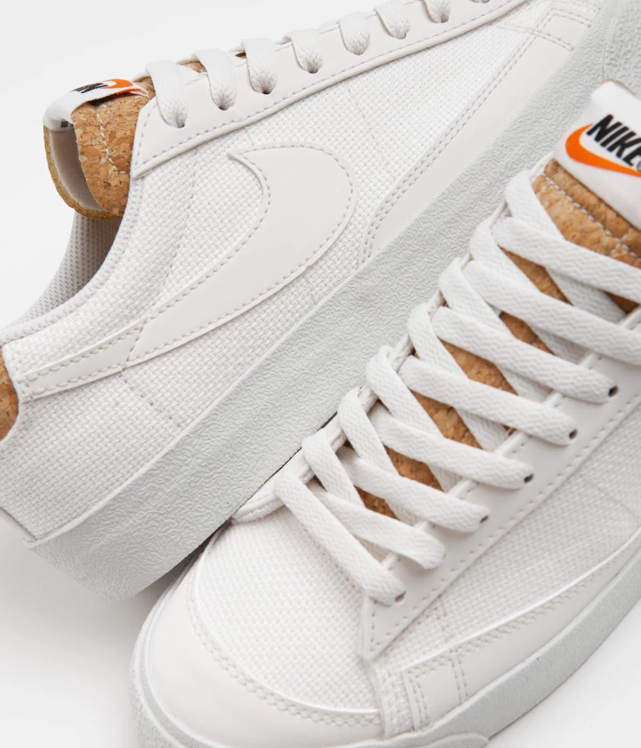 Nike Blazer Low 77 Premium Men's Sneakers - Classic Retro Style Casual Shoes