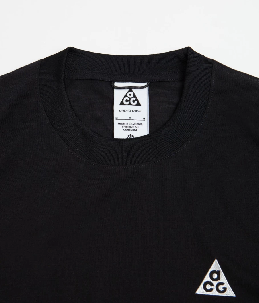 Nike ACG Goat Rocks Graphic T-Shirt for Men - Outdoor Adventure Short Sleeve Tee