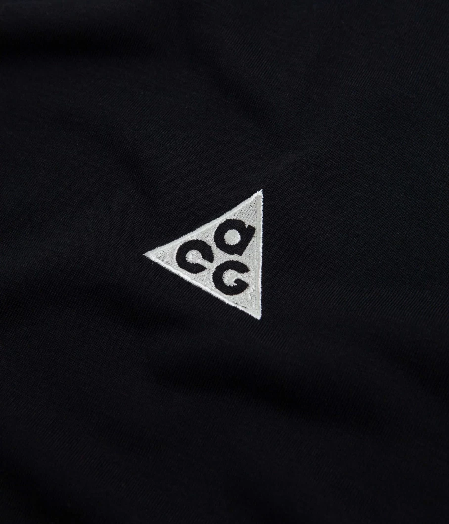 Nike ACG Goat Rocks Graphic T-Shirt for Men - Outdoor Adventure Short Sleeve Tee