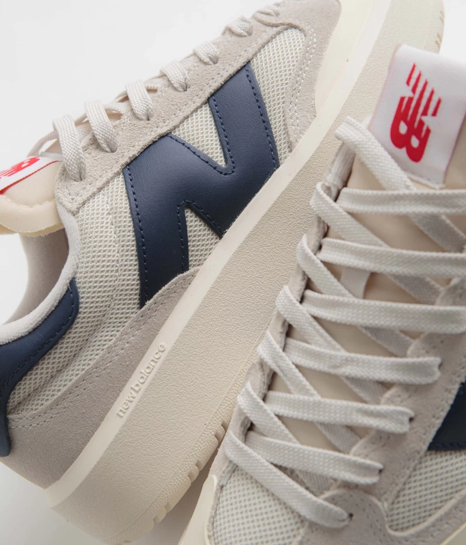 New Balance CT302 Men's Retro Sneakers for Casual Wear & Comfort