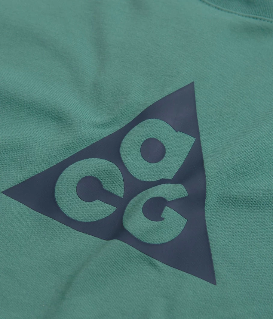 Nike ACG Men's Performance T-Shirt for Outdoor Activities