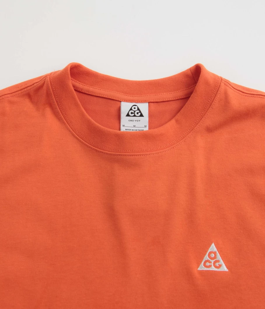 Nike ACG Men's Lightweight Breathable T-Shirt for Outdoor Activities