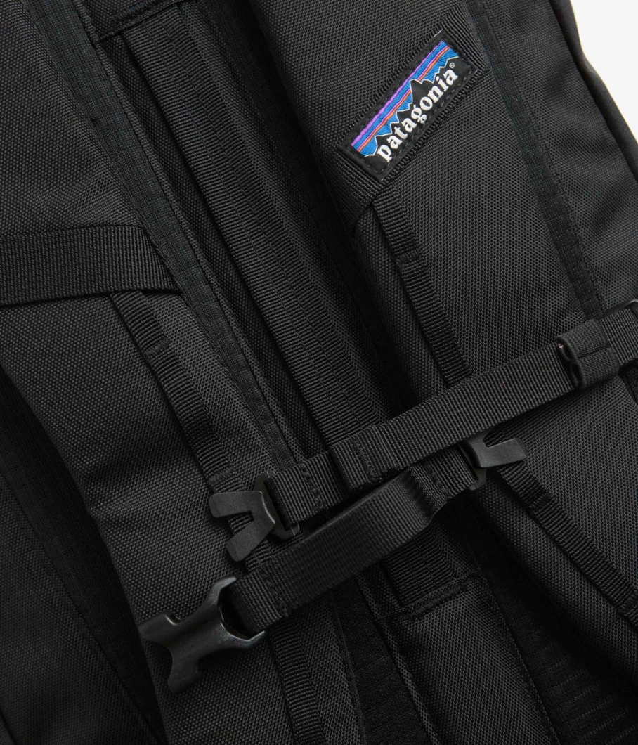 Patagonia Black Hole 32L Backpack - Durable Travel & Daypack for Men, Water-Resistant Hiking Backpack