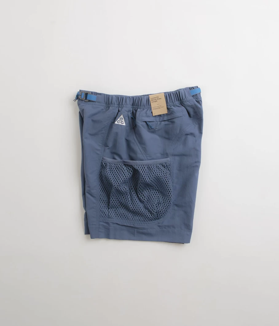 Nike ACG Men's Snowgrass Cargo Shorts for Outdoor Adventure