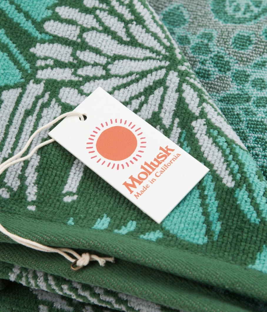 Mollusk Men's Tidepool Quick-Dry Beach Towel for Swimming and Surfing